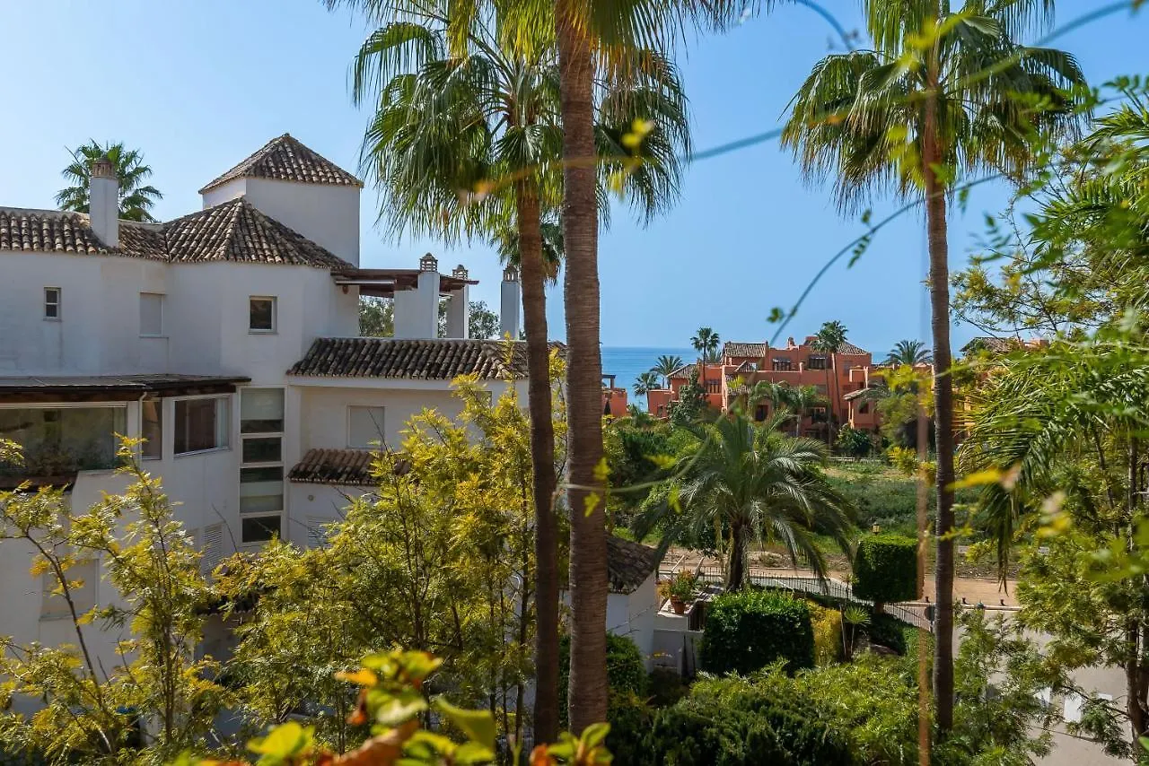 Apartment Vacation Marbella: Beachfront Luxury Duplex Penthouse
