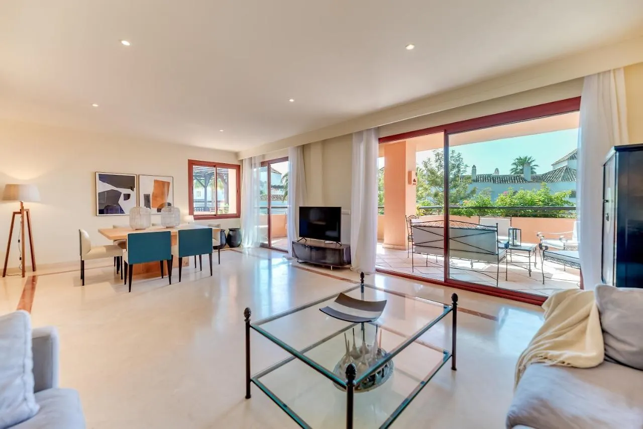 Vacation Marbella: Beachfront Luxury Duplex Penthouse 0*, Marbella
